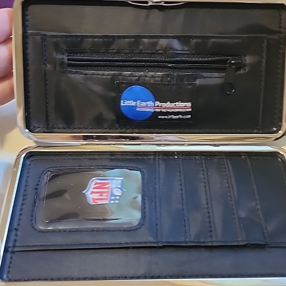 NFL Cleveland Browns Logo Hard Shell Mesh Women's Wallet New! - Picture 2 of 3